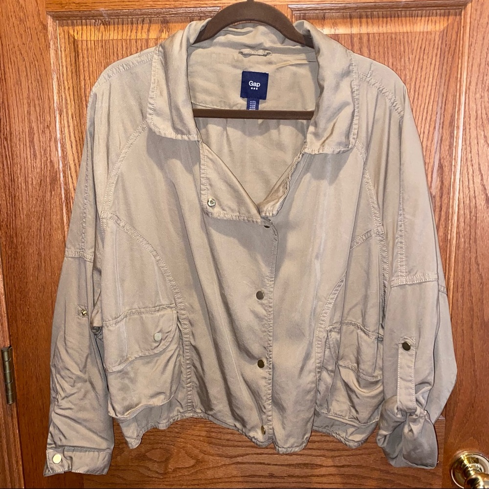 GAP cropped Tencel khaki jacket. SUPER comfy!